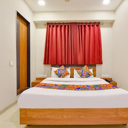 Fabhotel Happinex 苏拉特 外观 照片