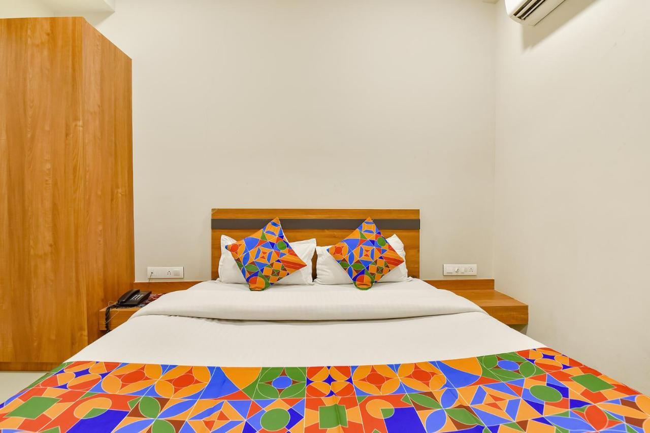 Fabhotel Happinex 苏拉特 外观 照片