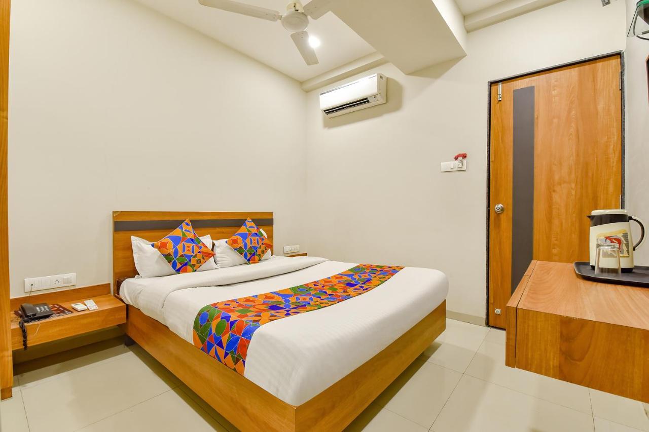Fabhotel Happinex 苏拉特 外观 照片