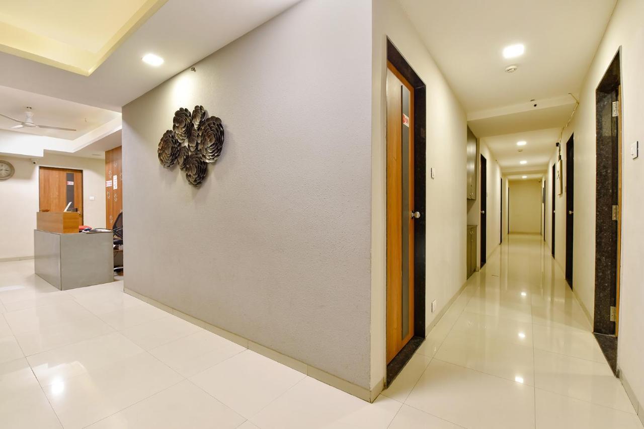 Fabhotel Happinex 苏拉特 外观 照片